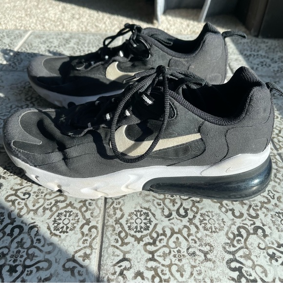black Nike react 270 - Picture 2 of 5
